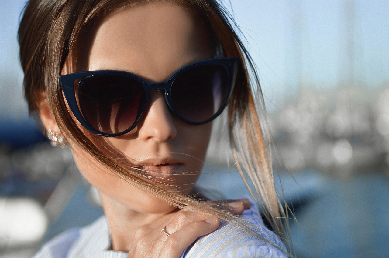 entdecken sie stilvolle accessoires, die jedes outfit perfekt ergänzen. von taschen über schmuck bis hin zu gürteln – finden sie bei uns hochwertige accessoires für jeden anlass und geschmack.