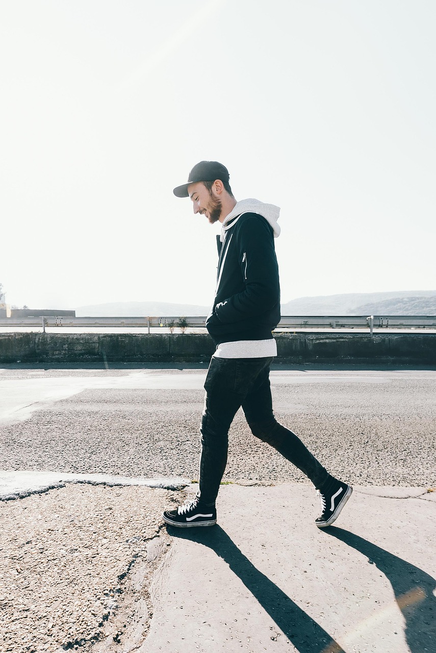 entdecken sie unsere vielseitigen denim-jacken für damen und herren – modisch, bequem und passend für jeden anlass. finden sie ihren perfekten style mit hochwertigem jeansstoff in verschiedenen schnitten und farben.
